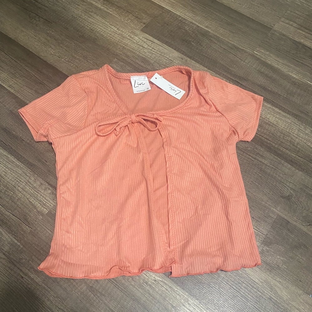 cropped t shirt that ties in the front